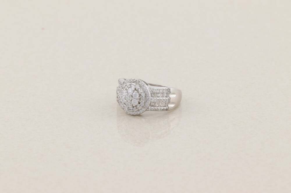Sterling Silver Sparkly Bold Cubic Zirconia Cluster Ring Size 9 1/4 - Picture 5 of 7